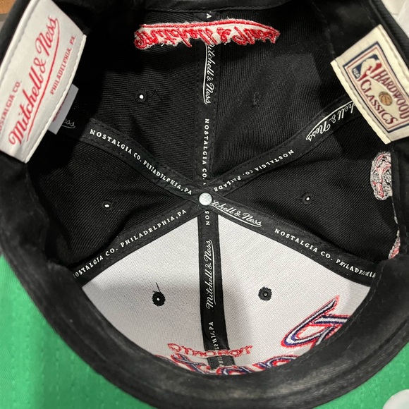 New without tags RAPTORS cap Mitchell & Ness - Picture 4 of 4